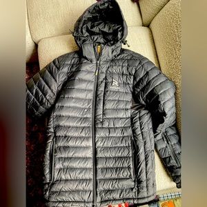 RAVEAN heated puffer jacket.